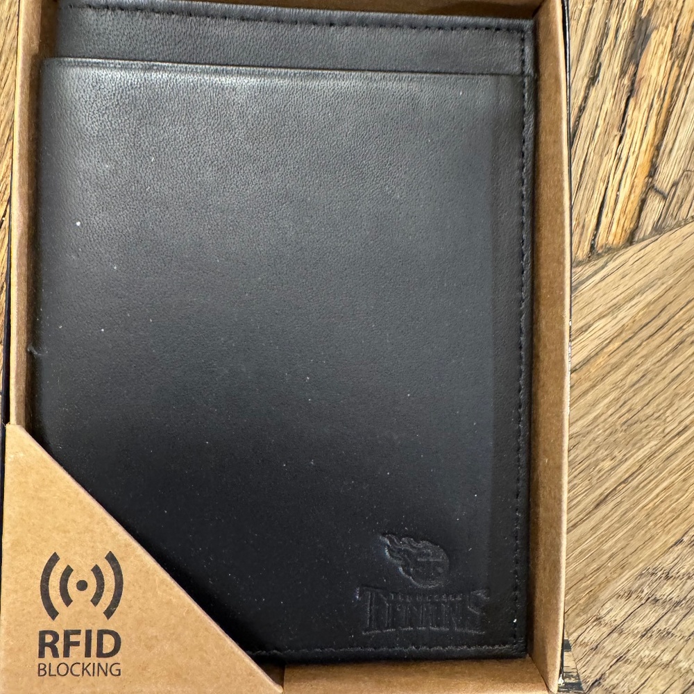 Tennessee Titans Football Sparo Wallet Lic. NFL BI-Fold Leather Billfold RFID